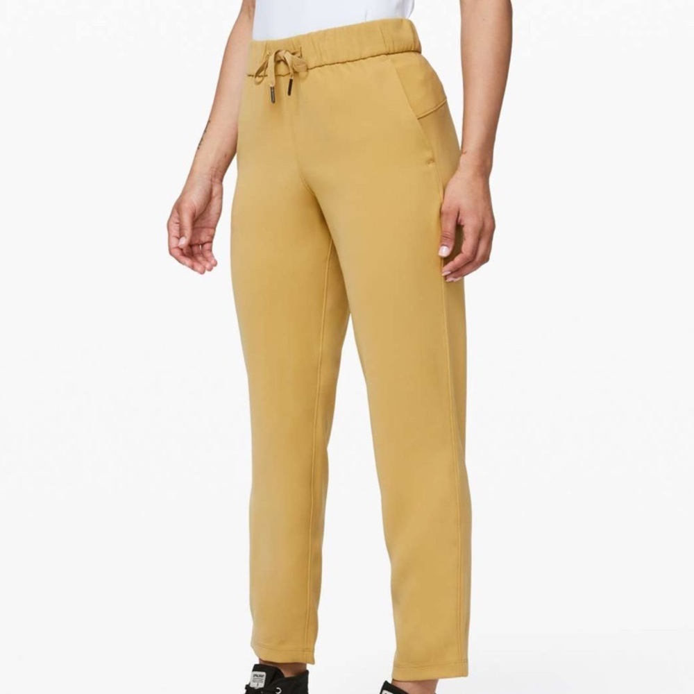 Lululemon Women’s Vintage Gold On the Fly 7/8 Woven Pull-On Pant Size 6